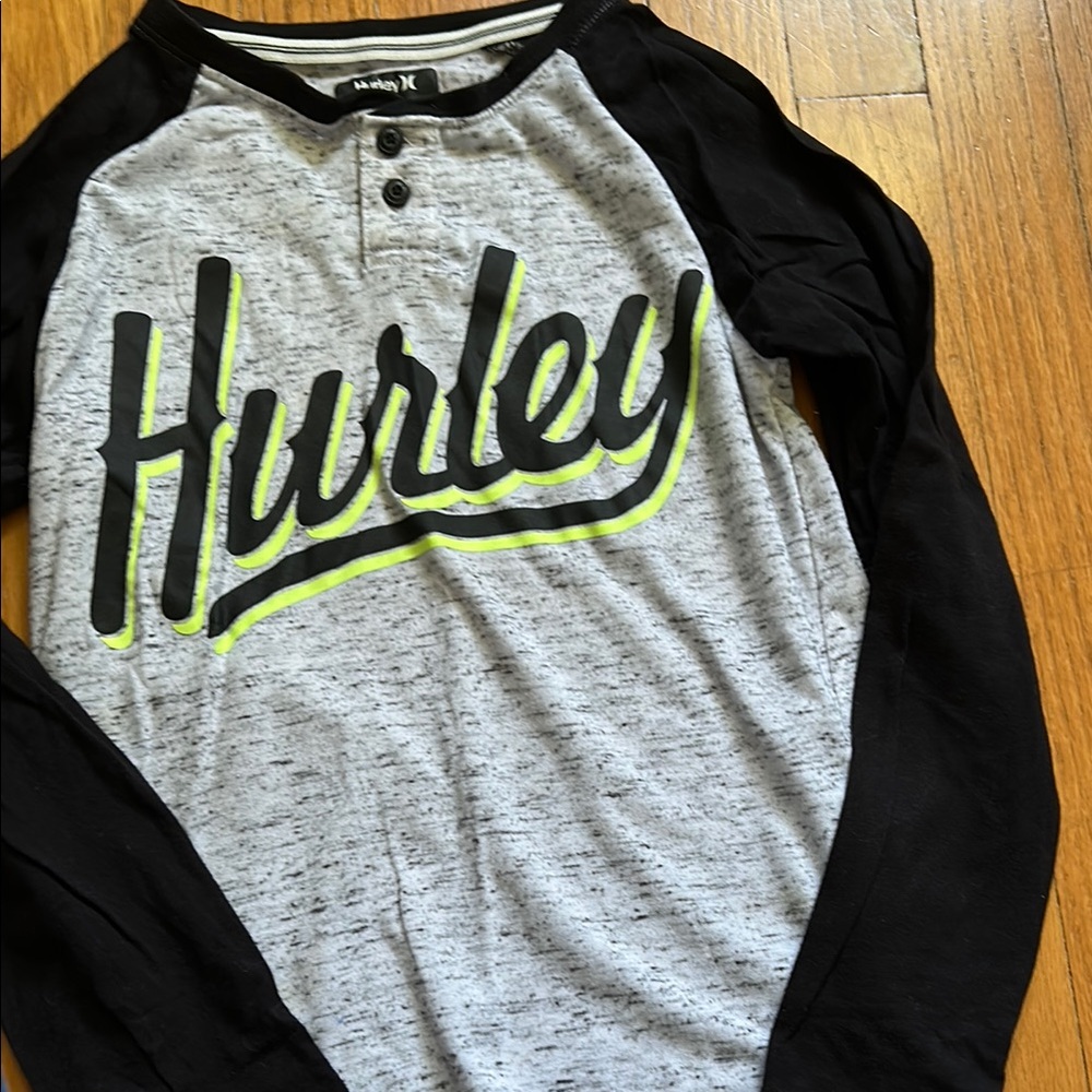 **b2g1** Hurley Black and Gray Long Sleeve Tee - Picture 4 of 4